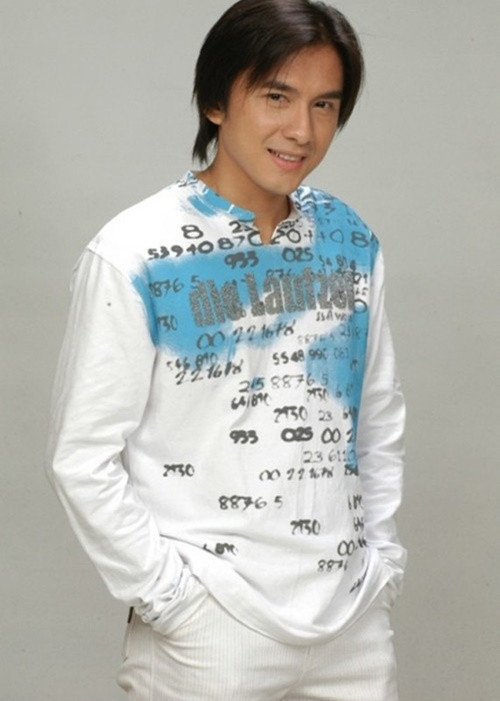 Theo học một ông chủ rất khó tính, hay quát mắng công nhân, Đan Trường đôi khi muốn bỏ việc giữa chừng. Sau một thời gian làm thợ tiện, anh chuyển sang đi hát. Ảnh: Đời Sống Pháp Luật.