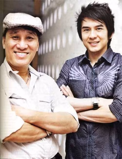 Đan Trường đi hát các tụ điểm sân khấu ca nhạc nhỏ trước khi gặp ông bầu Hoàng Tuấn. Ảnh: Mốt và Cuộc sống.