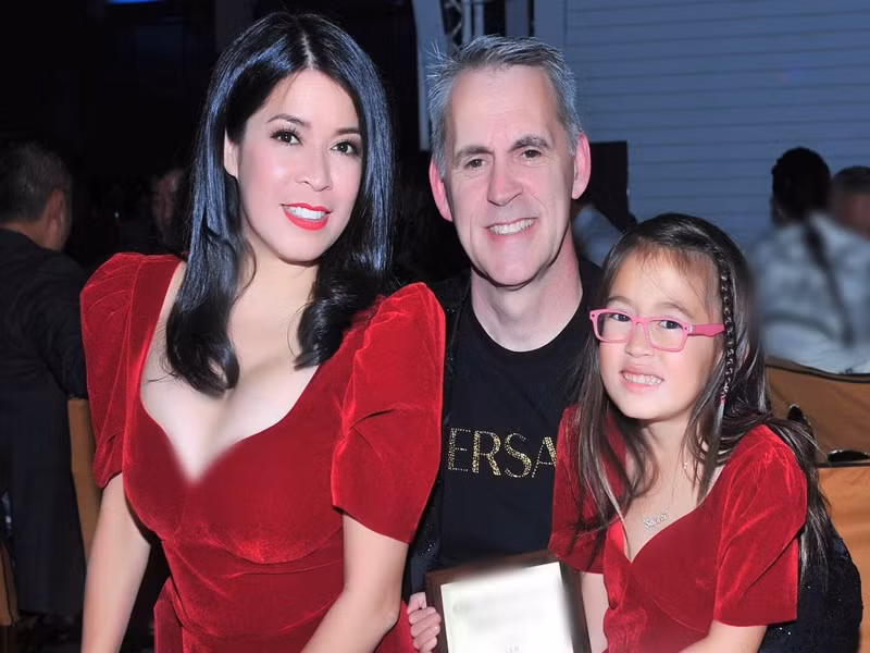 Có bố là tỷ phú, bé Sophia - con gái ca sĩ Bích Tuyền sinh ra đã "ngậm thìa vàng".