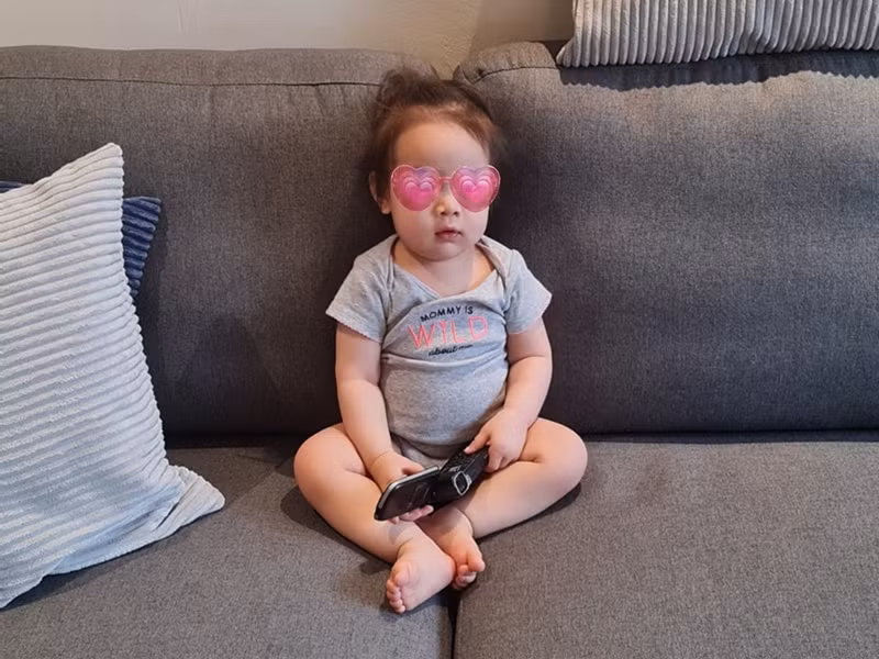 Bé Anna mang vẻ đẹp lai Tây bởi Hồng Nhung mang 2 dòng máu Pháp - Việt. Ảnh: FB Lý Hồng Nhung.