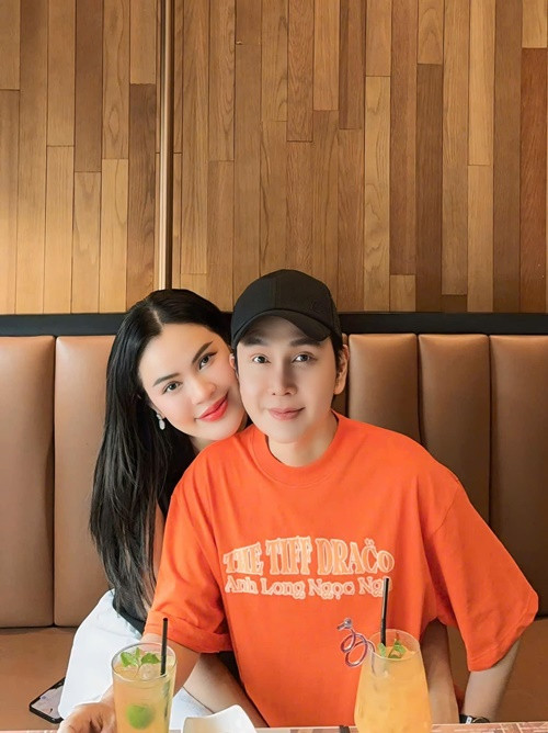 Những tháng qua, Phương Lê tập trung kinh doanh và dành nhiều thời gian cho nghệ sĩ Vũ Luân. Ảnh: FB Phương Lê.