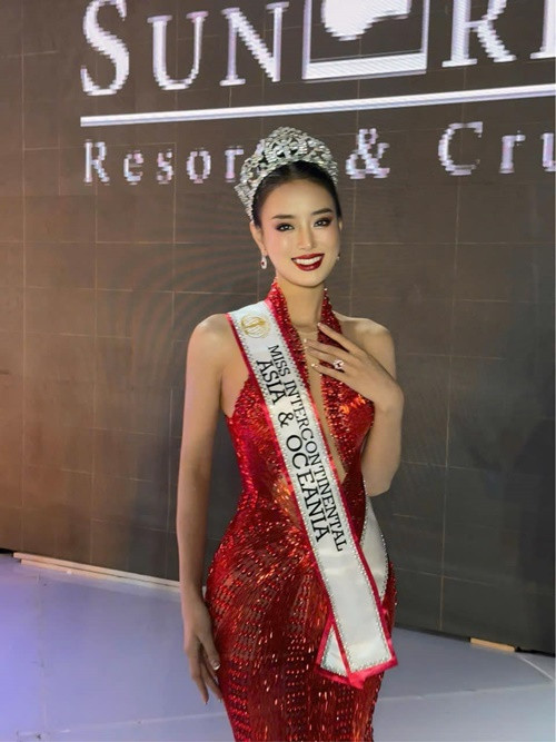 Vào cuối tháng 11/2024, Á hậu Bùi Khánh Linh sang Ai Cập tham gia cuộc thi Miss Intercontinental 2024. Trong chung kết, mỹ nhân Việt đoạt giải á hậu 3. Ảnh: FB Bùi Khánh Linh.