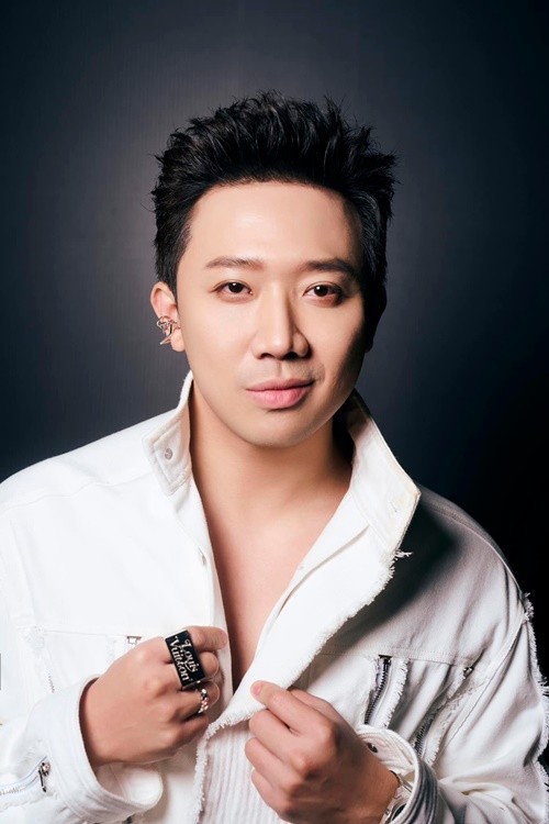 Phía Trấn Thành chia sẻ, bên cạnh việc Kỳ Duyên, Tiểu Vy và Quốc Anh có lợi thế ngoại hình, cả ba còn hợp vai. Ảnh: FB Trấn Thành.