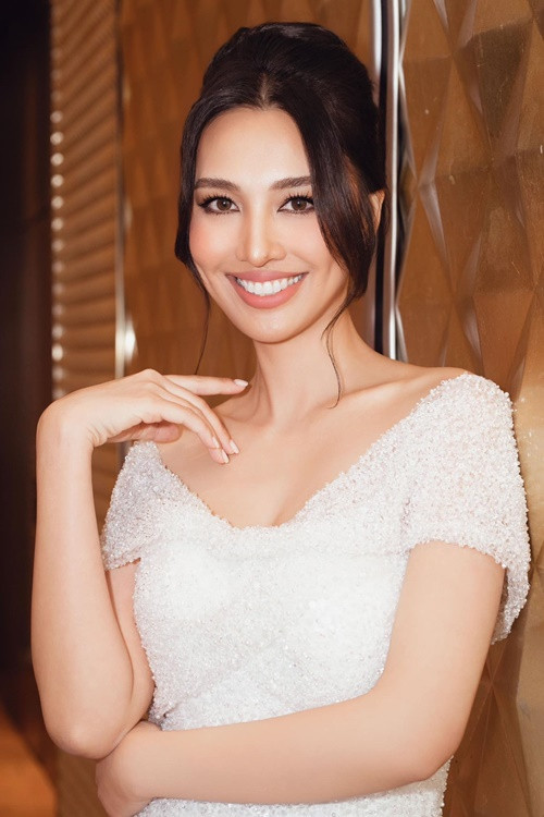 Sau 4 lần sinh nở, nữ người mẫu vẫn gợi cảm, mặn mà. Ảnh: FB Huỳnh Thanh Tuyền.