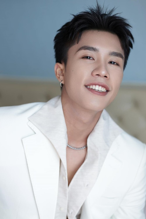 Long Vũ gây sốt với vai nam chính Chải trong Đi giữa trời rực rỡ sau khi đóng nhiều vai phụ. Hiện tại, con trai Vân Dung lọt top 3 đề cử Diễn viên nam ấn tượng tại VTV Awards 2024. Ảnh: FB Long Vũ.