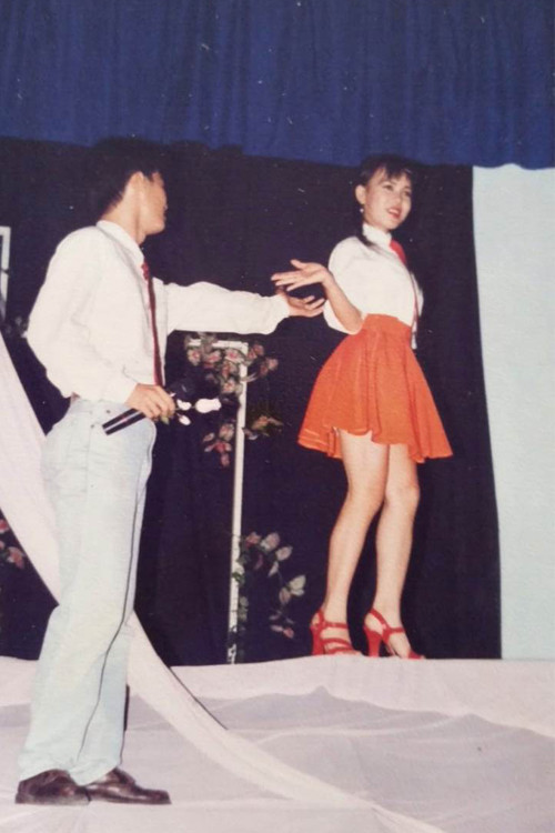 Tiết Cương chia sẻ trên Đẹp, khi diễn Việt Hương rất bốc, nhưng lại cũng rất để ý nhường bạn diễn. Ảnh: Đẹp.