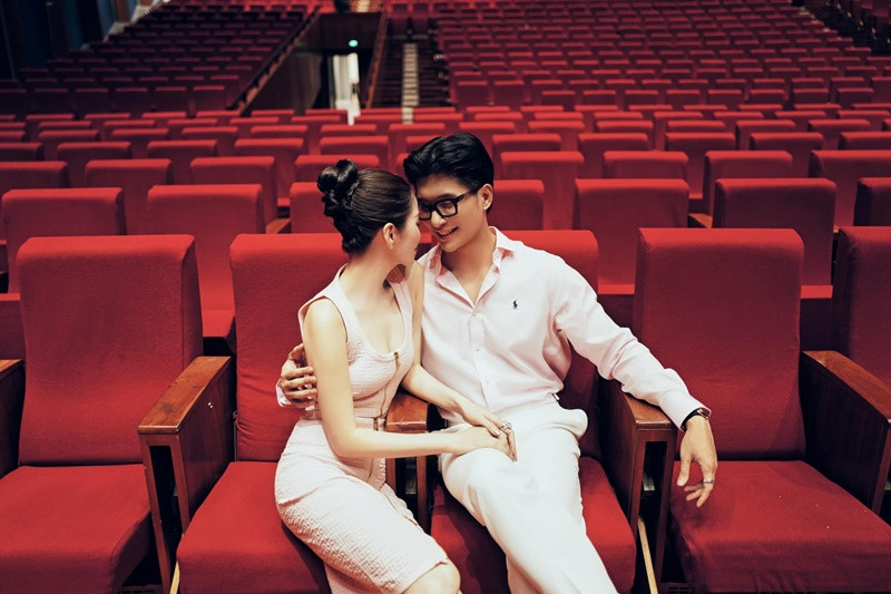 Lệ Quyên và Lâm Bảo Châu dính như sam mỗi khi bên nhau. Ảnh: FB Lâm Bảo Châu.