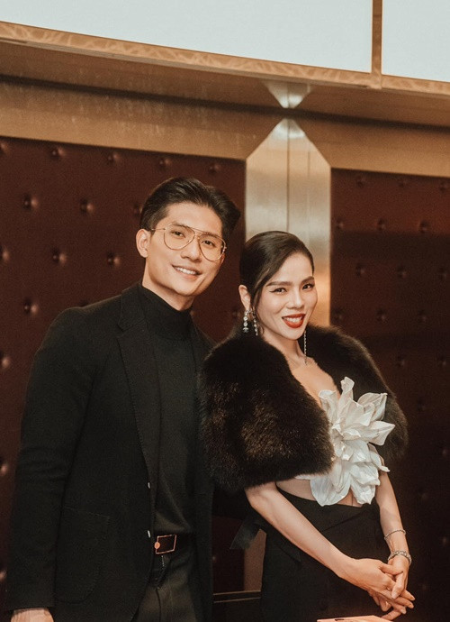 Lệ Quyên nhắn nhủ Lâm Bảo Châu: “Cảm ơn chàng đã ưu tiên số 1 cho em, luôn bên cạnh nhau làm mọi thứ, đam mê của chàng thì xếp thứ 2. Em hiểu lắm, sẽ như chàng, bên cạnh chinh phục đam mê cùng chàng nhé". Ảnh: FB Lâm Bảo Châu.