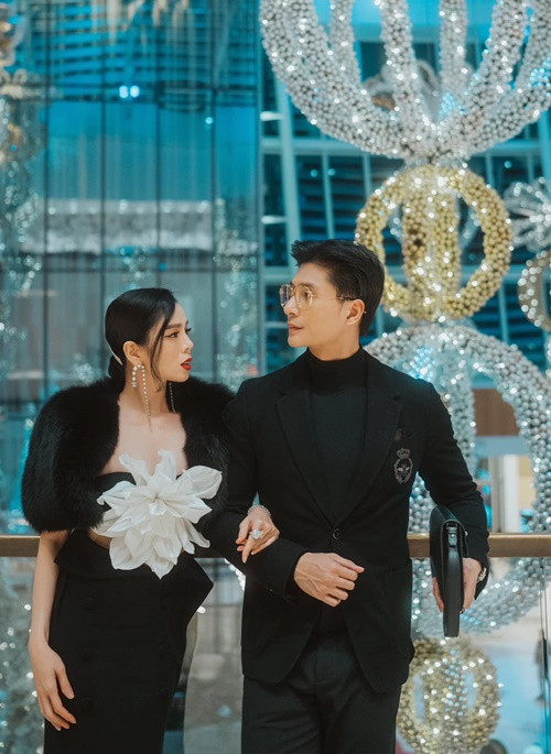 Mới đây, Lâm Bảo Châu chia sẻ, anh cùng Lệ Quyên đã kết thúc hành trình cùng nhau chạy show ở Mỹ. Ảnh: FB Lâm Bảo Châu.