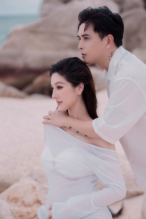 Tuệ Như tạm dừng hoạt động nghệ thuật kể từ khi gắn bó với Hồ Quang Hiếu. Ảnh: FB Hồ Quang Hiếu.