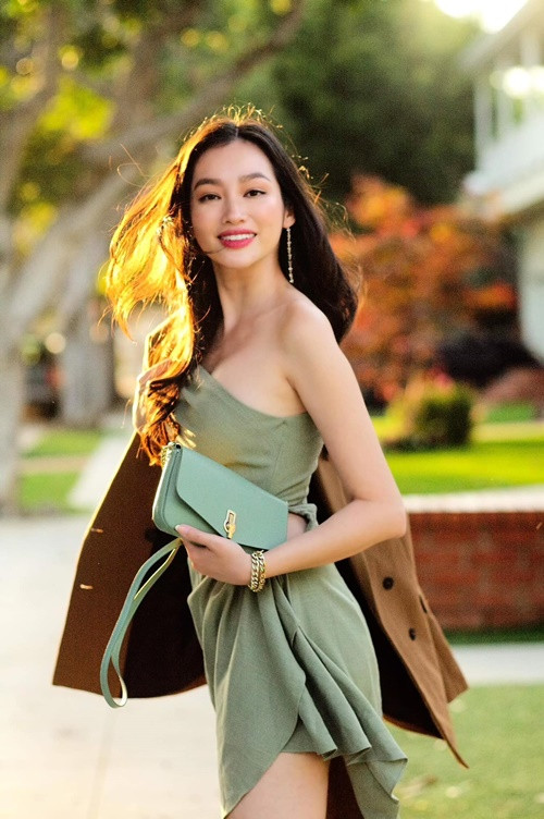 Trương Tri Trúc Diễm sinh năm 1987, từng tham gia nhiều cuộc thi nhan sắc. Ảnh: FB Trương Tri Trúc Diễm.