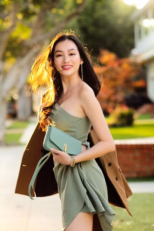 Trương Tri Trúc Diễm sinh năm 1987, từng tham gia nhiều cuộc thi nhan sắc. Ảnh: FB Trương Tri Trúc Diễm.