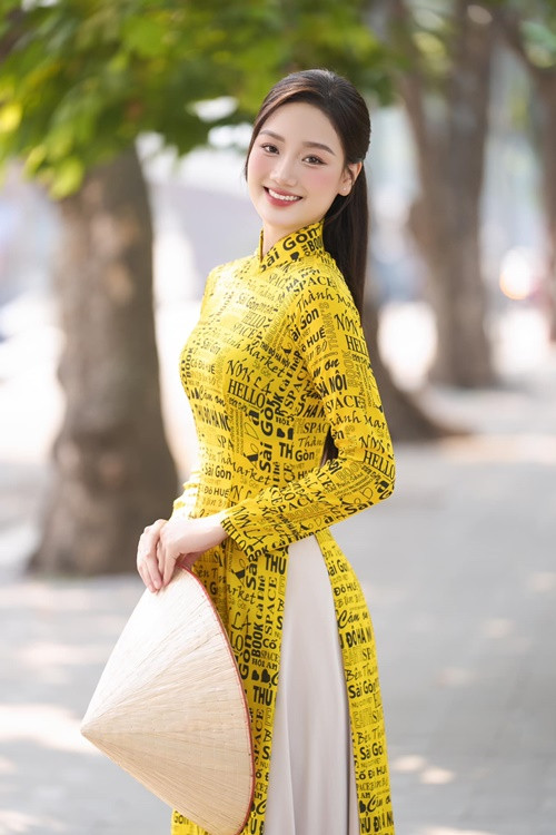 Đỗ Thị Phương Thanh sinh năm 2000, đến từ Thái Bình. Người đẹp cao 1m74, có đo ba vòng 83-61-92 cm. Khi tham gia Miss World Vietnam 2023, cô vào top 10 chung cuộc, giành giải Thí sinh có làn da đẹp nhất, top 5 Người đẹp Nhân ái. Ở Hoa hậu Quốc gia Việt Nam 2024, Phương Thanh đang lọt top 5 Người đẹp hình thể. Ảnh: FB Phương Thanh.