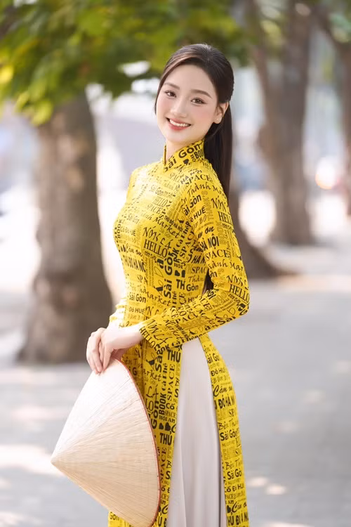 Đỗ Thị Phương Thanh sinh năm 2000, đến từ Thái Bình. Người đẹp cao 1m74, có đo ba vòng 83-61-92 cm. Khi tham gia Miss World Vietnam 2023, cô vào top 10 chung cuộc, giành giải Thí sinh có làn da đẹp nhất, top 5 Người đẹp Nhân ái. Ở Hoa hậu Quốc gia Việt Nam 2024, Phương Thanh đang lọt top 5 Người đẹp hình thể. Ảnh: FB Phương Thanh.