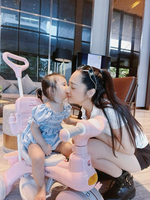 Sau khi lộ diện, con gái Bảo Anh nhanh chóng được nhiều người yêu thích. Ảnh: FB Bảo Anh.
