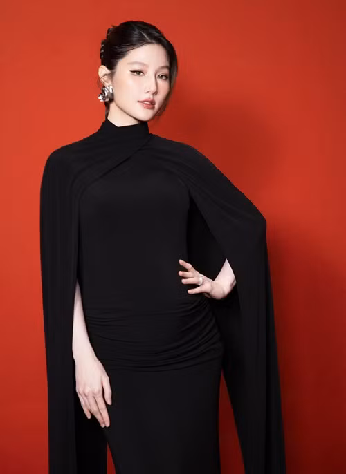 Nữ diễn viên thừa nhận mang thai vào tháng 11/2024 sau thời gian dài vướng nghi vấn bầu bí vì thường xuyên diện đồ rộng, lộ vòng hai lùm lùm. Ảnh: FB Diễm My.