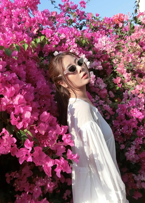 "Kiều nữ làng hài" vẫn khóa bình luận của người lạ trên trang cá nhân.