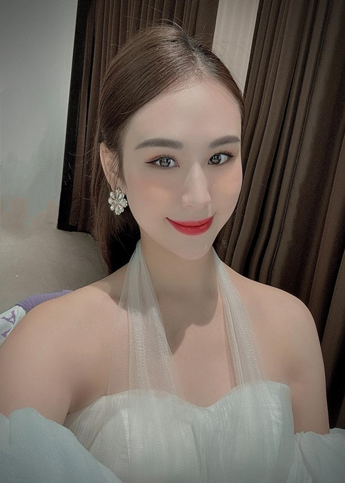 Phương Anh hiện tại kinh doanh online, hoạt động trong một vũ đoàn. Mới đây, cô còn tham gia diễn xuất trong MV của Vũ Duy Khánh. Ảnh: FB Phương Anh.