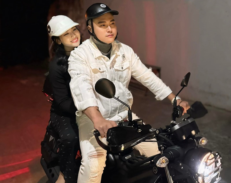 Vũ Duy Khánh thường xuyên đăng ảnh tình cảm bên Phương Anh và dành cho cô những lời có cánh. Ảnh: FB Vũ Duy Khánh.