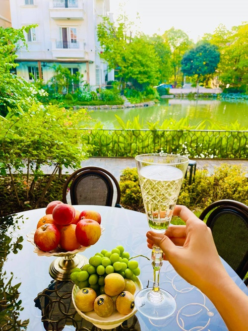 Lã Thanh Huyền sống thảnh thơi trong cơ ngơi 60 tỷ đồng.