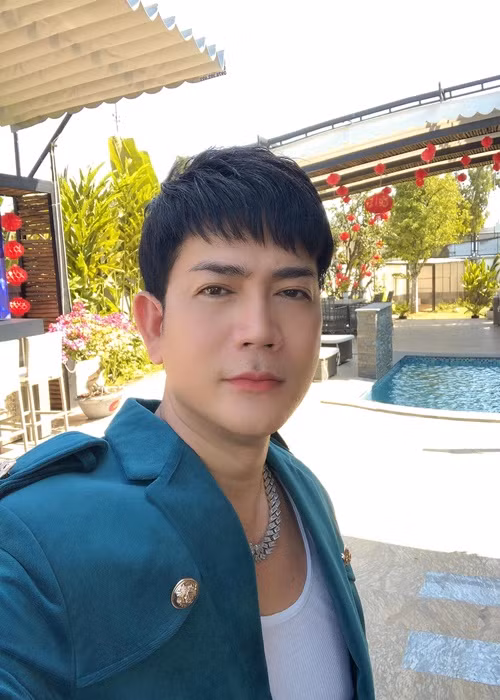 Quách Thành Danh khoe không gian sống ngập tràn không khí xuân dịp Tết Nguyên đán 2024.