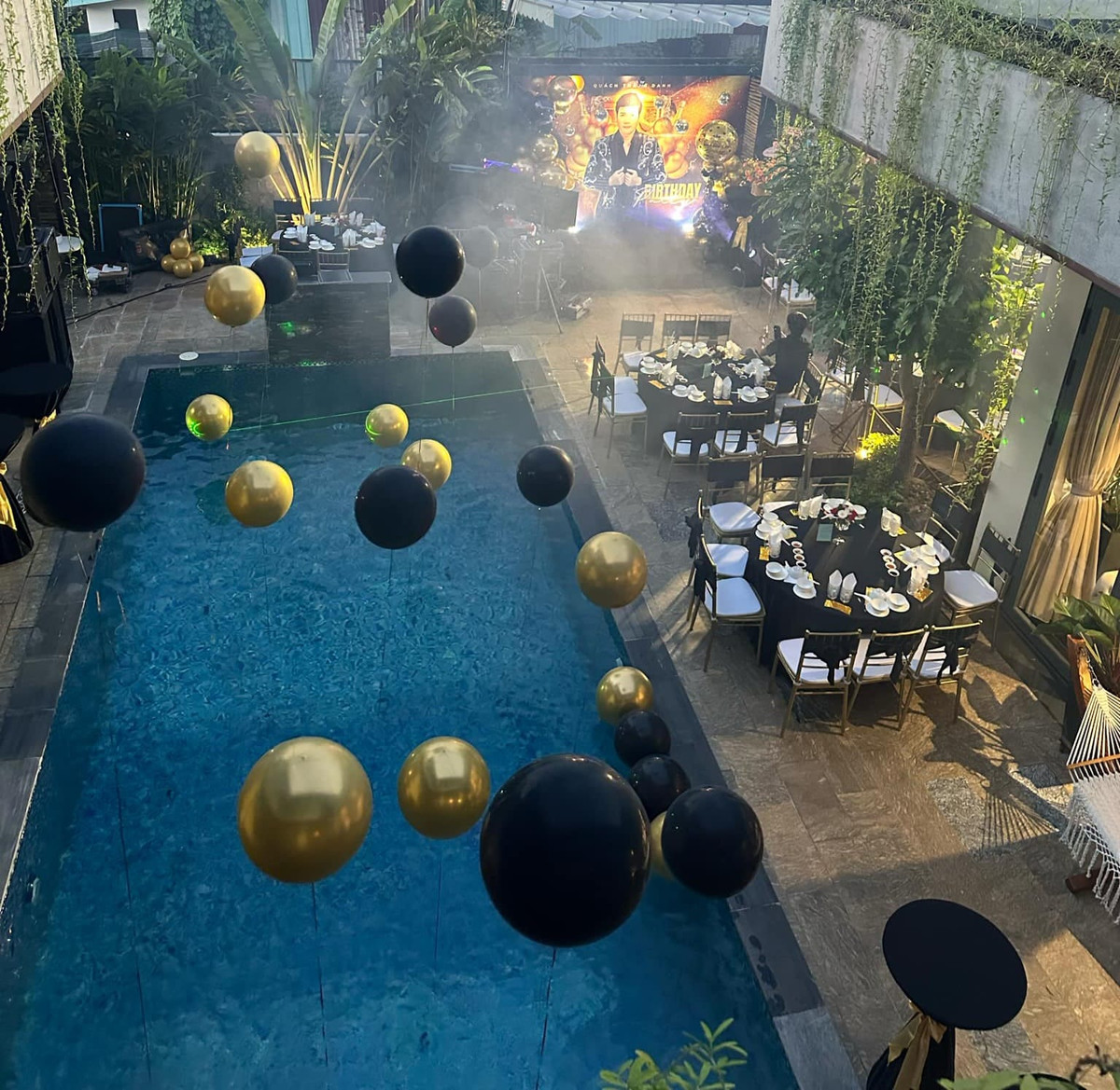 Nam ca sĩ tổ chức tiệc sinh nhật hoành tráng ở biệt thự vào tháng 8/2024.