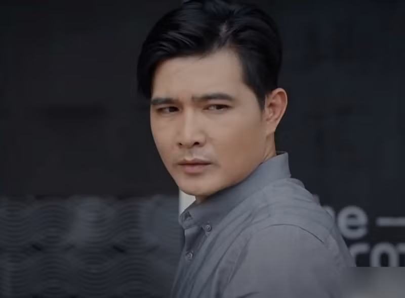 Quang Sự được quan tâm khi đóng vai phản diện Nghĩa trong phim Trạm cứu hộ trái tim năm 2024. Anh hiện tại lọt top 10 đề cử Diễn viên nam ấn tượng tại VTV Awards 2024. Ảnh: VOV.