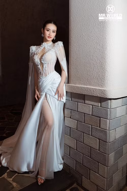 Du học Úc từ cuối năm 2023, Ý Nhi thi thoảng về nước để tham gia sự kiện, thăm gia đình.