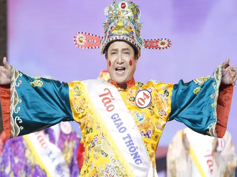 Chia sẻ trên Báo Giao thông, Chí Trung cho hay: “Hiện tại tôi mới chỉ nhận được lời mời đến VTV để trao đổi về kịch bản Táo quân 2025. Có lẽ mấy hôm nữa sẽ có thông tin chính thức. Nếu năm nay kịch bản hay và đạo diễn, NSƯT Đỗ Thanh Hải tiếp tục cầm trịch chương trình thì tôi sẽ tham gia. Nếu không tôi sẽ không cố”. Ảnh: VTV.