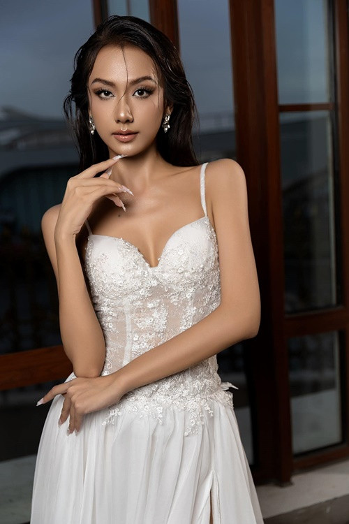 Cô liên tục làm người mẫu ảnh, trình diễn trong các show thời trang. Ảnh: FB Mỹ Ngân.