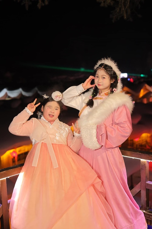 Ngoài Tiểu Panda, Hoa hậu Hương Giang còn có cô con gái tên Polar.