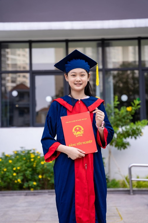 Tiểu Panda mang vẻ đẹp lai Việt - Trung. Nhiều người dự đoán con gái Hương Giang sẽ là hoa hậu trong tương lai.