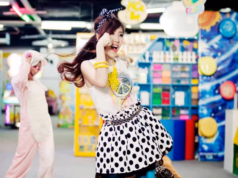 Trang Pháp theo đuổi âm nhạc từ năm 2013. Cô nhận được không ít đơn đặt hàng nhạc quảng cáo, sáng tác ca khúc cho các ca sĩ và là sự lựa chọn của nhiều nhà sản xuất phim. Ảnh: FB Trang Pháp.