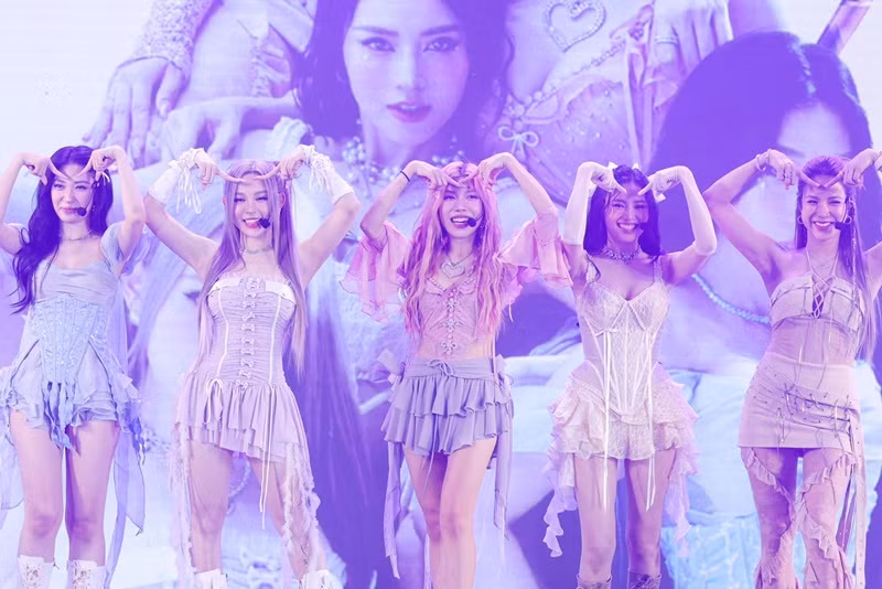 Trang Pháp trở thành trưởng nhóm thành đoàn của Chị đẹp đạp gió rẽ sóng 2023. Ngoài ra, cô còn là thành viên của nhóm Lunas, ra mắt năm 2024. Ảnh: FB Trang Pháp.