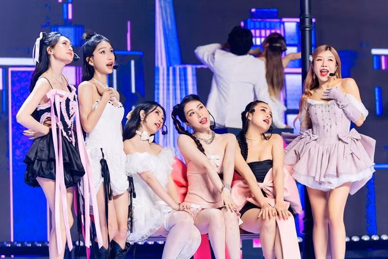 Khi tham gia chương trình Chị đẹp đạp gió rẽ sóng 2023, Trang Pháp phát huy hết thế mạnh của mình từ vũ đạo, dàn dựng đến chơi các nhạc cụ. Không ít lần, Trang Pháp được bầu chọn làm trưởng nhóm. Nhiều chị đẹp đánh giá cao Trang Pháp bởi tinh thần lãnh đạo và luôn dẫn dắt team làm tốt nhất. Ảnh: FB Trang Pháp.