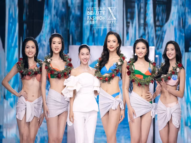 Yến Nhi vào top 5 Người đẹp thời trang cùng Nguyễn Thị Cẩm Ly, Nguyễn Thị Thu Ngân, Nguyễn Thảo Vy và Vũ Mỹ Ngân. Ảnh: Fanpage Hoa hậu Quốc gia Việt Nam.