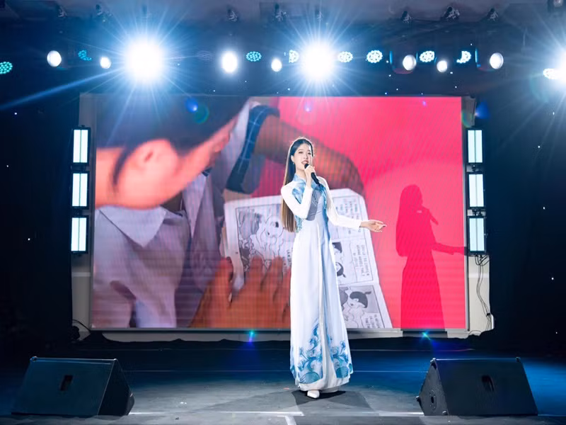 Yến Nhi chọn ca khúc Để gió cuốn đi trong phần thi tài năng ở Hoa hậu Quốc gia Việt Nam 2024. Ảnh: FB Yến Nhi.