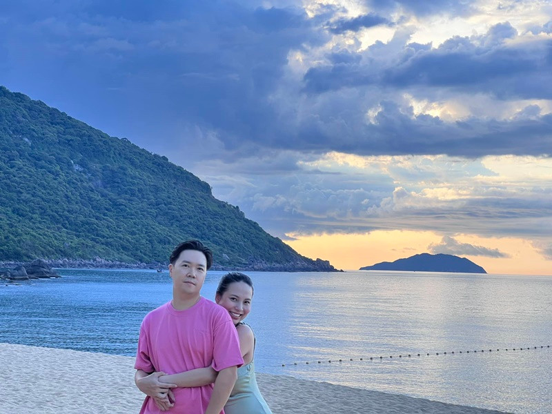 Vợ chồng Lê Hiếu vẫn mặn nồng sau 5 năm kết hôn.