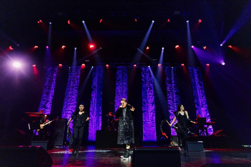 "Ông hoàng nhạc Việt" còn chia sẻ lịch trình biểu diễn trong những ngày tiếp theo.