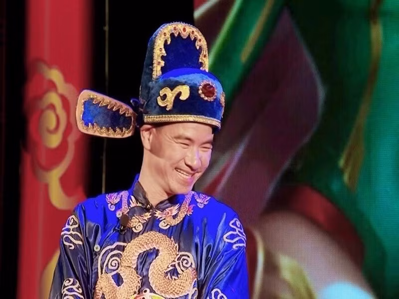 Xuân Bắc từng không tham gia Táo quân 2022. Đại diện VFC chia sẻ trên An Ninh Thủ Đô, do công việc bận rộn nên Xuân Bắc không thể đồng hành cùng chương trình. Nam nghệ sĩ ưu tiên thời gian để tập trung giải quyết công việc điều hành Nhà hát Kịch Việt Nam trong khi lịch tập luyện Táo quân đòi hỏi cần rất nhiều thời gian. Ảnh: Báo Giao Thông.