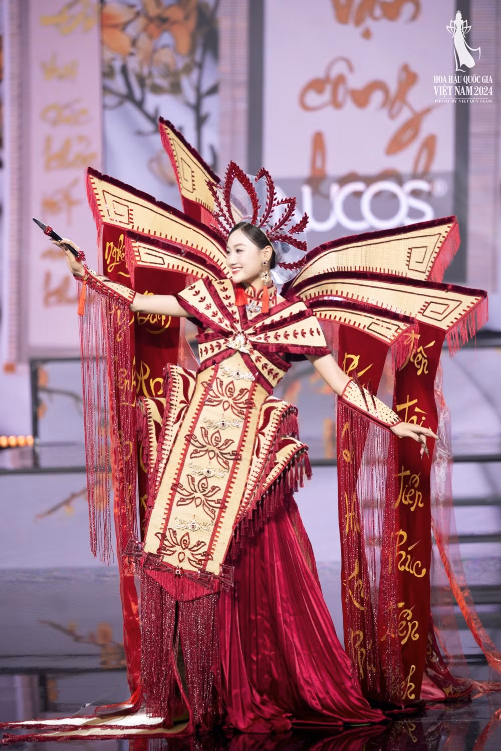 Cô chia sẻ: "Tôi sẽ chọn vấn đề thờ ơ với môi trường. Tôi muốn nâng cao nhận thức cộng đồng về việc tiết kiệm nước, phân loại rác, giảm nhựa để bảo vệ hành tinh". Ngoài ra, cô từng tham gia các dự án gây quỹ hỗ trợ trẻ em có hoàn cảnh khó khăn tại vùng núi phía Bắc.