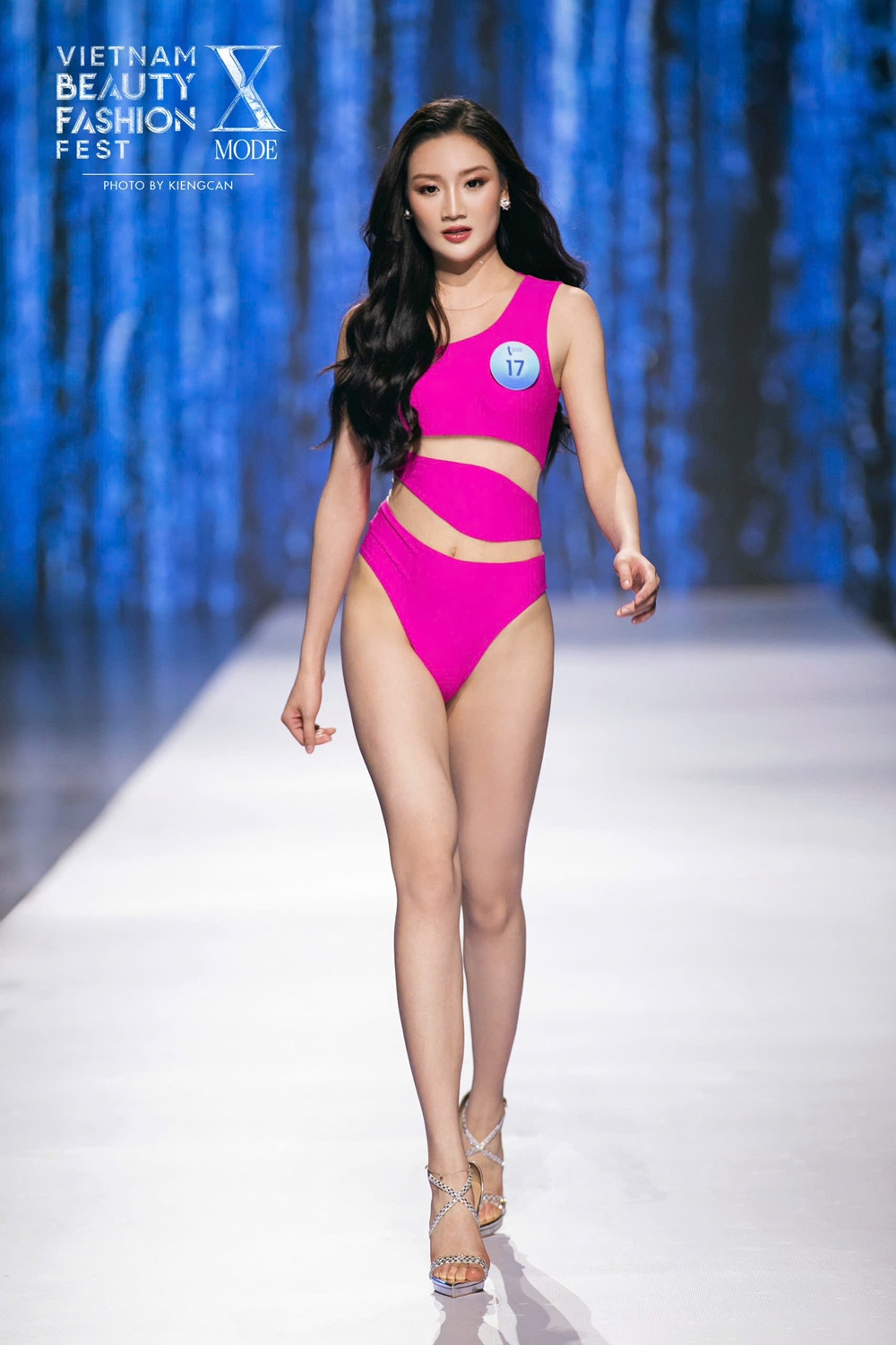 Cô gái sinh năm 2000 đến từ Thái Bình không chỉ gây ấn tượng bởi nhan sắc ngọt ngào mà còn vì thành tích đáng nể khi từng lọt top 10 và đạt giải Người đẹp có làn da đẹp nhất tại Miss World Vietnam 2023.