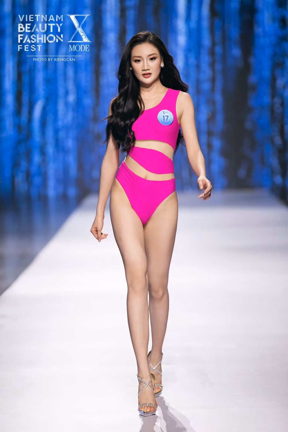 Cô gái sinh năm 2000 đến từ Thái Bình không chỉ gây ấn tượng bởi nhan sắc ngọt ngào mà còn vì thành tích đáng nể khi từng lọt top 10 và đạt giải Người đẹp có làn da đẹp nhất tại Miss World Vietnam 2023.