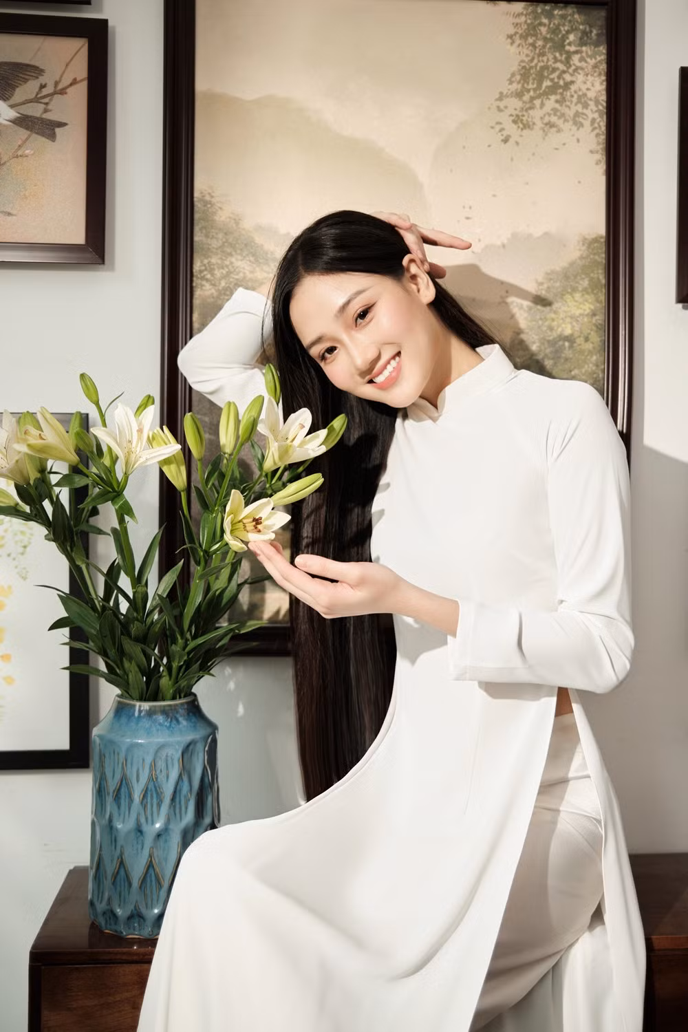 Về kế hoạch 5 năm tới, người đẹp bộc bạch: "Tôi hình dung mình sẽ trở thành một nghệ sĩ đa năng, có sức ảnh hưởng trong lĩnh vực nghệ thuật và cộng đồng. Đồng thời, tôi sẽ tham gia nhiều hơn vào các hoạt động xã hội, đóng góp cho xã hội".