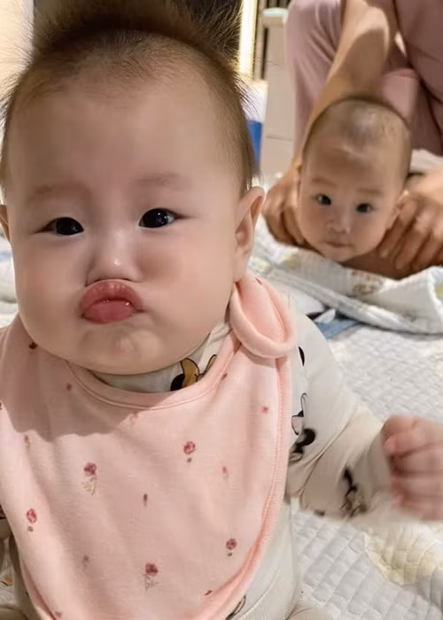 Jenny và Jimmy có nhiều khoảnh khắc đáng yêu. Ảnh: FB Phương Oanh.