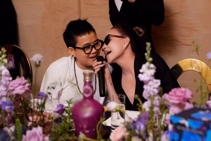 Cặp đôi cảm nhận mỗi ngày bên nhau đều là ngày tình nhân. Ảnh: FB Thanh Hà.