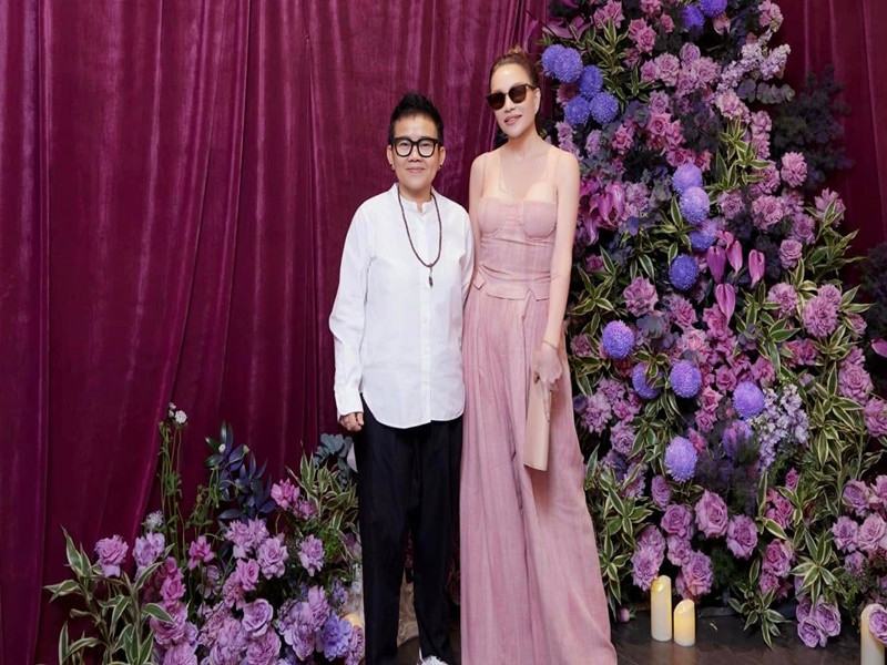 Sau 2 năm kết hôn, Thanh Hà vẫn giữ thói quen pha cà phê cho Phương Uyên. Ảnh: FB Thanh Hà.