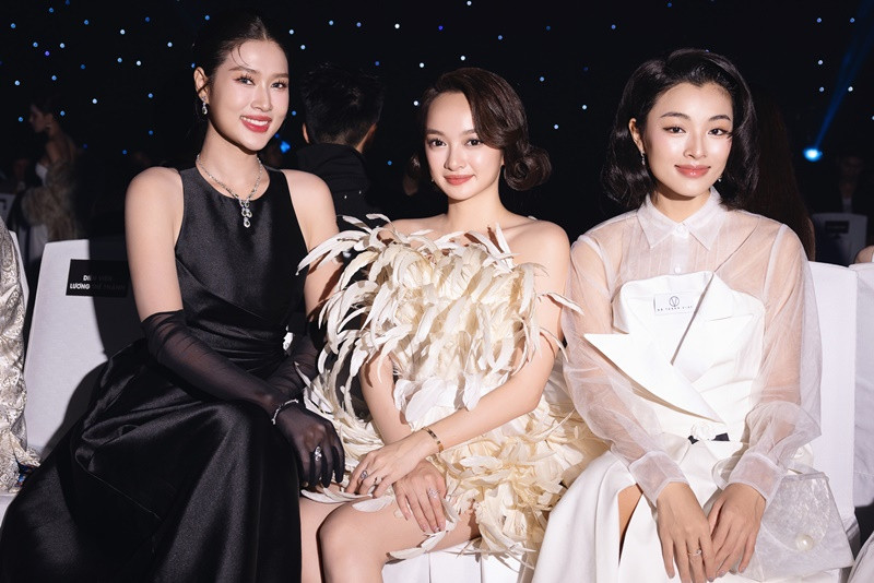 Thiên Ân và Kaity Nguyễn thân thiết sau khi đóng chung phim Công tử Bạc Liêu. Ảnh: FB Kaity Nguyễn.