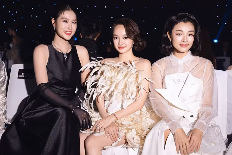 Thiên Ân và Kaity Nguyễn thân thiết sau khi đóng chung phim Công tử Bạc Liêu. Ảnh: FB Kaity Nguyễn.