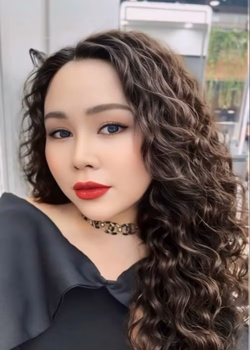 Diễn viên Trương Phương là sao Việt tuyên bố ly hôn năm 2024. Cụ thể, tháng 1/2024, Trương Phương cho biết, cô ly thân và chờ hoàn tất thủ tục ly hôn với doanh nhân người New Zealand Nick Mansor. Trương Phương cho biết, chồng cũ là một người đàn ông tốt, hiền lành, vui tính nhưng cả hai không hợp nhau ở quan điểm sống. Ảnh: FB Trương Phương.